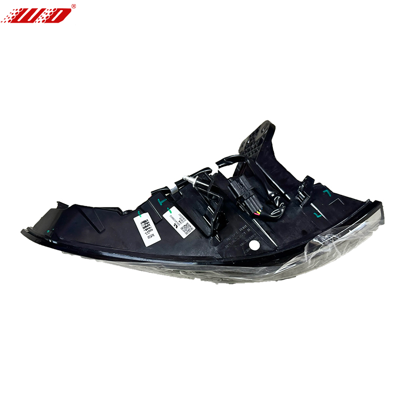 X02-41330011 - Venstre baklys - L8 X02-41330012 - Høyre baklys - L8